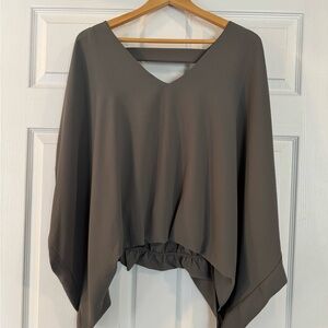 Tyche Women’s Blouse Size Medium Gray